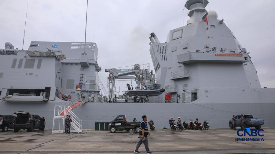 Kapal Republik Indonesia (KRI) Prabu Siliwangi-321 sandar di Dermaga 107, Pelabuhan Tanjung Priok, Jakarta Utara, Jumat (27/3/2026). (CNBC Indonesia/Faisal Rahman)