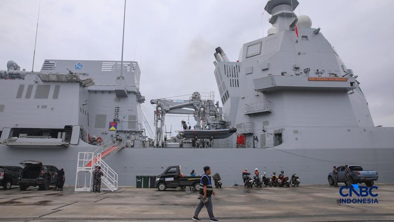 Kapal Republik Indonesia (KRI) Prabu Siliwangi-321 sandar di Dermaga 107, Pelabuhan Tanjung Priok, Jakarta Utara, Jumat (27/3/2026). (CNBC Indonesia/Faisal Rahman)