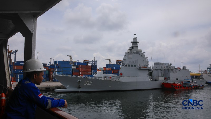 Kapal Republik Indonesia (KRI) Prabu Siliwangi-321 sandar di Dermaga 107, Pelabuhan Tanjung Priok, Jakarta Utara, Jumat (27/3/2026). (CNBC Indonesia/Faisal Rahman)