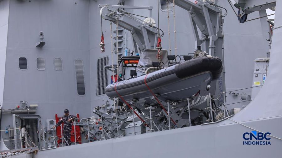 Kapal Republik Indonesia (KRI) Prabu Siliwangi-321 sandar di Dermaga 107, Pelabuhan Tanjung Priok, Jakarta Utara, Jumat (27/3/2026). (CNBC Indonesia/Faisal Rahman)