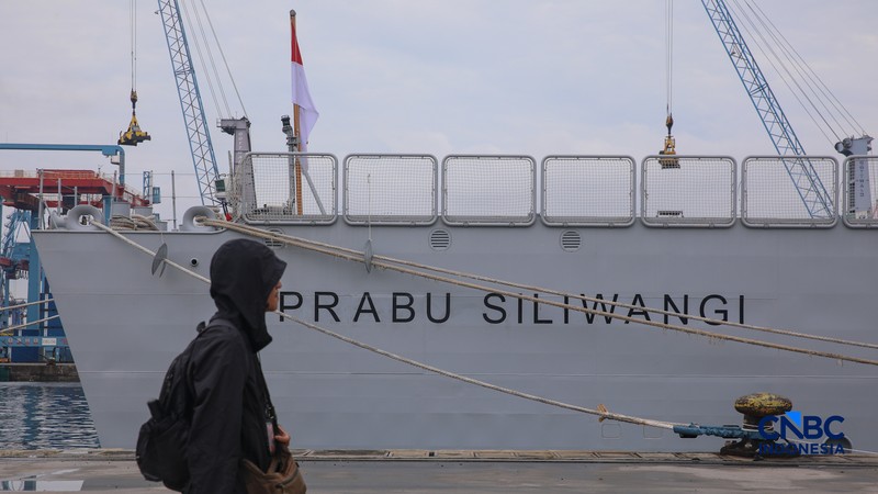 Kapal Republik Indonesia (KRI) Prabu Siliwangi-321 sandar di Dermaga 107, Pelabuhan Tanjung Priok, Jakarta Utara, Jumat (27/3/2026). (CNBC Indonesia/Faisal Rahman)