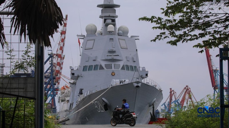 Kapal Republik Indonesia (KRI) Prabu Siliwangi-321 sandar di Dermaga 107, Pelabuhan Tanjung Priok, Jakarta Utara, Jumat (27/3/2026). (CNBC Indonesia/Faisal Rahman)