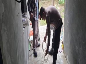 Tukang di Grobogan Tewas Tersetrum Saat Pegang Kabel Roll