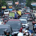 Penampakan Mobil-Motor Mengular Terjebak Neraka Macet di Puncak Bogor