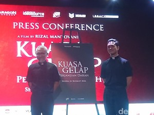 Lukman Sardi-Jerome Kurnia Hadapi Iblis Kuno di Kuasa Gelap: Perjanjian Darah