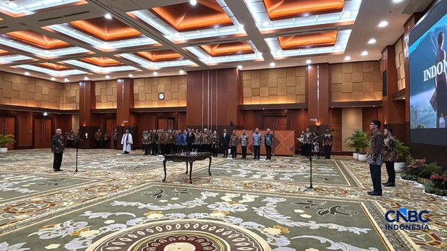 Sah! Purbaya Lantik Robert Marbun Jadi Sekjen Kemenkeu