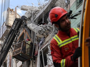 Penampakan Gedung-Gedung Hancur Berantakan-2 Kota di Iran Dibombardir