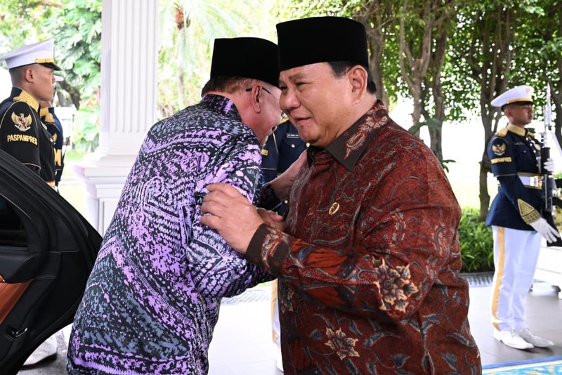 Presiden Prabowo Subianto menyambut kedatangan Perdana Menteri (PM) Malaysia Dato&rsquo; Seri Anwar Ibrahim di Istana Merdeka, Jakarta, pada Jumat (27/3/2026). (Dok. BPMI Sekretariat Presiden/Rusman)