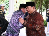 Potret PM Malaysia Anwar Ibrahim Lebaran dengan Prabowo di Istana