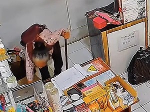 Ramai Sorotan Nenek Bertongkat Mencuri di Depok hingga Jaktim