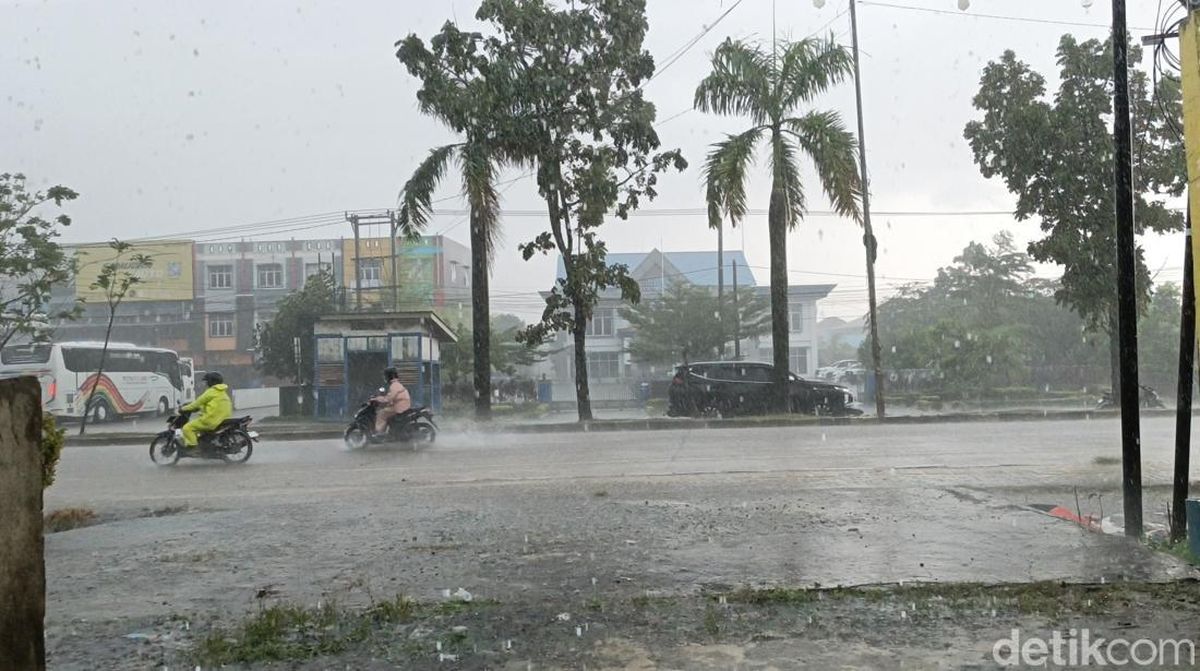 BMKG Peringatkan Hujan Ekstrem Akhir dan Awal Tahun, Antisipasi Banjir-Longsor — NadiKabar.com