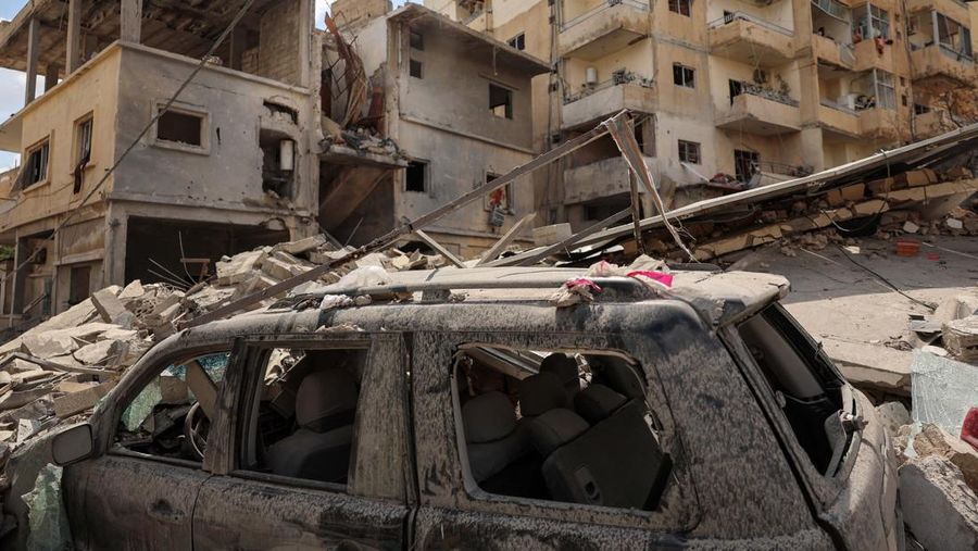 Israel terus menggempur Lebanon. Terbaru, Israel melancarkan serangan ke Lebanon bagian selatan, tepatnya di kota Saksakiyah distrik Sidon. Jumat (27/3/3036). (REUTERS/Yara Nardi)