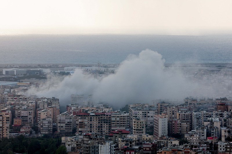 Israel terus menggempur Lebanon. Terbaru, Israel melancarkan serangan ke Lebanon bagian selatan, tepatnya di kota Saksakiyah distrik Sidon. Jumat (27/3/3036). (REUTERS/Yara Nardi)