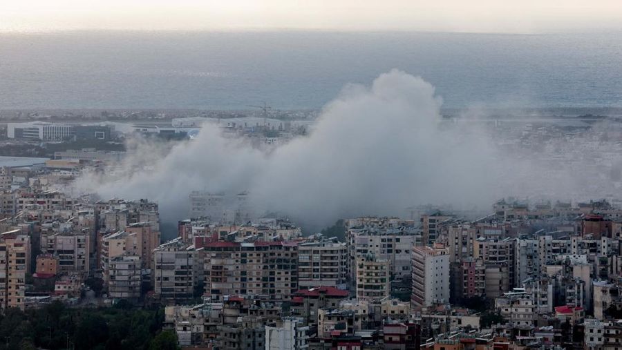 Israel terus menggempur Lebanon. Terbaru, Israel melancarkan serangan ke Lebanon bagian selatan, tepatnya di kota Saksakiyah distrik Sidon. Jumat (27/3/3036). (REUTERS/Yara Nardi)