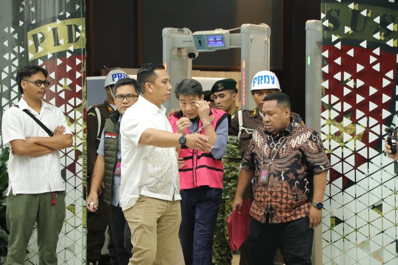 Kejaksaan Agung menetapkan Samin Tan sebagai tersangka dalam perkara tindak pidana korupsi penyimpangan dalam pengelolaan pertambangan PT Asmin Koalindo Tuhup di Kabupaten Murung Raya, Provinsi Kalimantan Tengah, periode 2016-2025. Penetapan itu diumumkan Kejagung dalam konferensi pers yang digelar di depan gedung Jaksa Agung Muda Bidang Tindak Pidana Khusus, kompleks Kejagung, Jakarta Selatan, Sabtu (28/3/2026). (Istimewa)