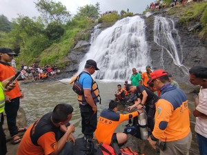 2 Wisatawan Tewas Tenggelam di Air Terjun Watu Bobot Jepara