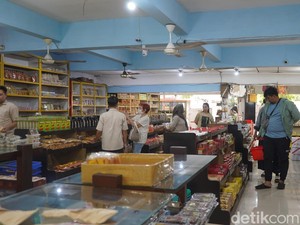 Arus Balik, Penjualan Oleh-Oleh di Surabaya Meningkat 35 Persen