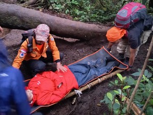 3 Pendaki Wanita Dievakuasi dari Gunung Dempo karena Hipotermia-Cedera