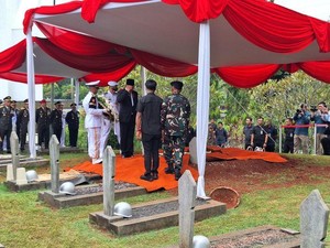 Menhan Sjafrie Pimpin Upacara Pemakaman Juwono Sudarsono di TMP Kalibata