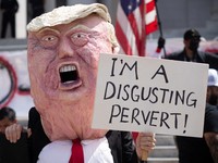 Trump Dituding Insider Trading, Seberapa Kuat Buktinya?