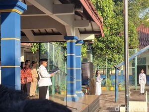 Hari Pertama Sekolah Usai Liburan, Mendikdasmen Beri Arahan Soal HP