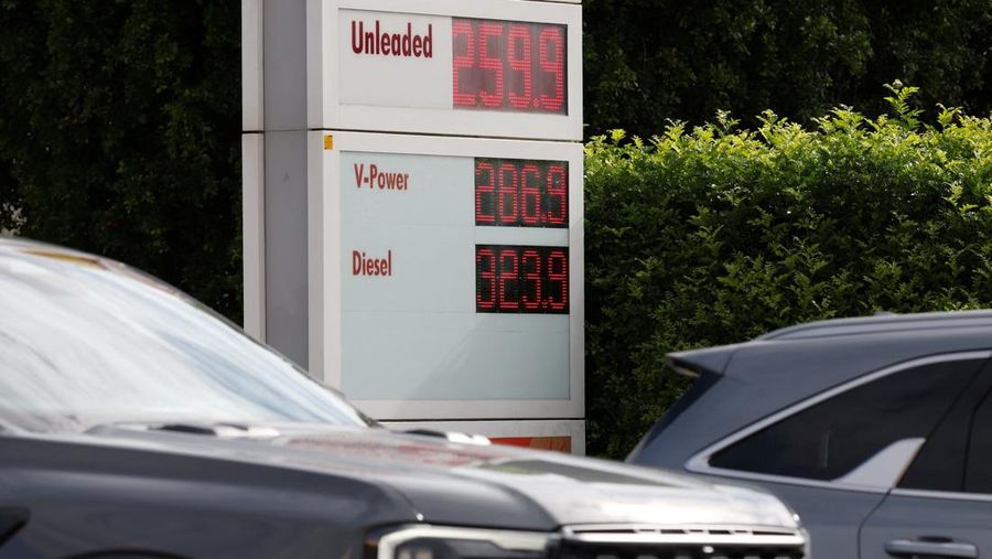 A blank fuel price board is displayed outside a Shell petrol station that ran out of fuel, in Sydney, Australia, March 30, 2026. REUTERS/Hollie Adams