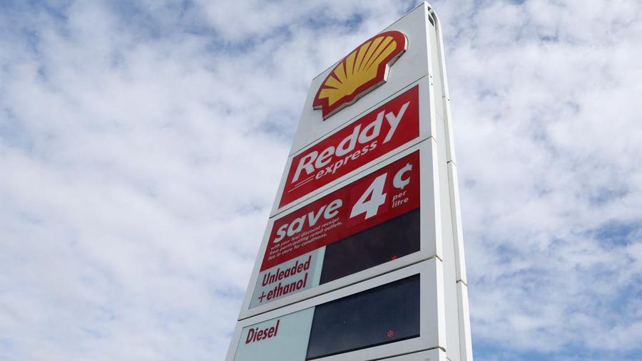 A blank fuel price board is displayed outside a Shell petrol station that ran out of fuel, in Sydney, Australia, March 30, 2026. REUTERS/Hollie Adams