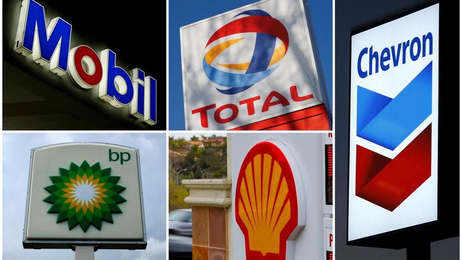 FOTO ARSIP: Gabungan foto arsip menunjukkan logo lima perusahaan minyak terbesar yang terdaftar di bursa saham; BP, Chevron, Exxon Mobil, Royal Dutch Shell, dan Total./Foto Arsip