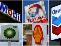 FOTO ARSIP: Gabungan foto arsip menunjukkan logo lima perusahaan minyak terbesar yang terdaftar di bursa saham; BP, Chevron, Exxon Mobil, Royal Dutch Shell, dan Total./Foto Arsip