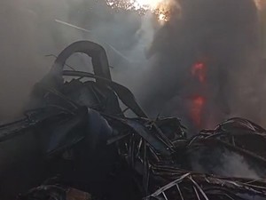 Damkar Ungkap Kendala Pemadaman Api Pabrik Terpal di Bogor