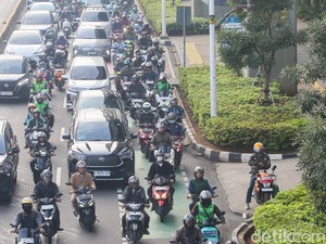 170 Juta Mobil dan Motor Bensin di Indonesia Bakal Diganti Listrik, Ini Targetnya
