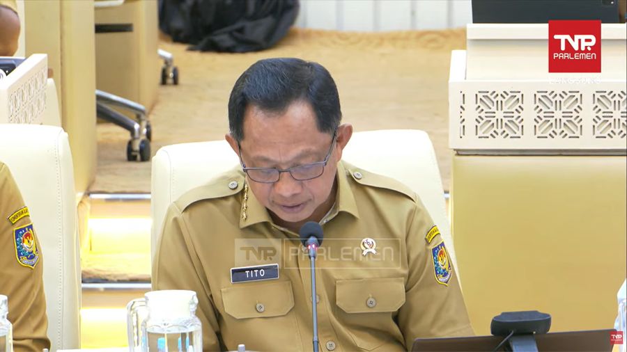 Mendagri Tito Karnavian  saat raker bersama Komisi II DPR RI, Senin (30/3/2026). (TV Parlemen)