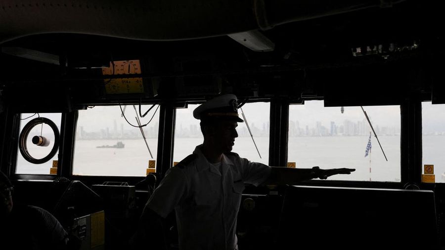Kapal perang Amerika Serikat mencatat momen langka di kawasan Amerika Tengah. Kapal perusak rudal berpemandu USS Gridley berlabuh di Pelabuhan Kapal Pesiar Amador, Panama City, Minggu (29/3/2026). REUTERS/Enea Lebrun