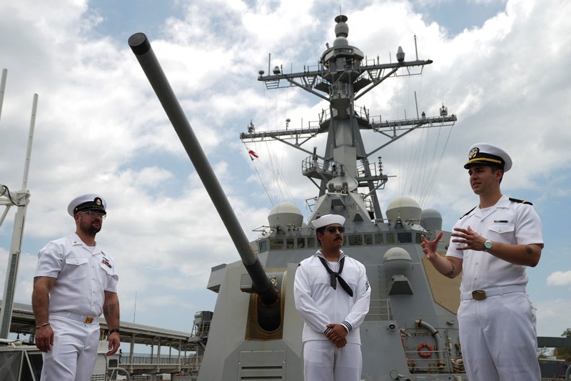 Kapal perang Amerika Serikat mencatat momen langka di kawasan Amerika Tengah. Kapal perusak rudal berpemandu USS Gridley berlabuh di Pelabuhan Kapal Pesiar Amador, Panama City, Minggu (29/3/2026). REUTERS/Enea Lebrun