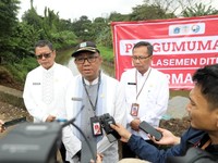 DKI Tutup Penampungan Sementara Sampah di Badan Sungai TPU Tanah Kusir