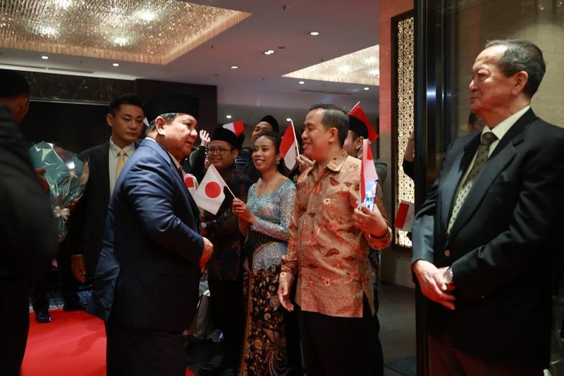 Presiden Prabowo Subianto tiba di Tokyo, Jepang untuk melakukan kunjungan resmi perdananya sebagai Presiden Republik Indonesia. (Biro Pers Sekretariat Presiden RI)