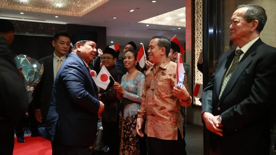Presiden Prabowo Subianto tiba di Tokyo, Jepang untuk melakukan kunjungan resmi perdananya sebagai Presiden Republik Indonesia. (Biro Pers Sekretariat Presiden RI)