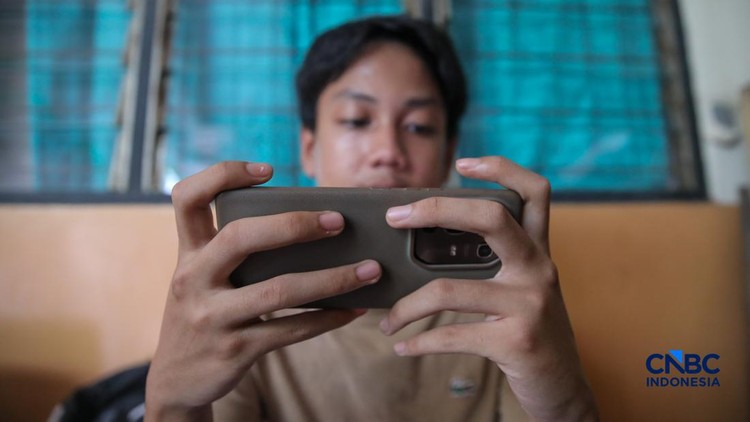 Badan Intelijen-OJK Bagikan Tips agar HP Tak Dibajak-Rekening Dikuras