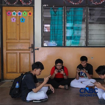 RI Berubah Total, Anak 16 Tahun Dilarang Main TikTok, Roblox, IG Cs.