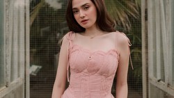 Video: Jangan Kaget! Harga Perhiasan Syifa Hadju Ini Seharga Rumah Loh