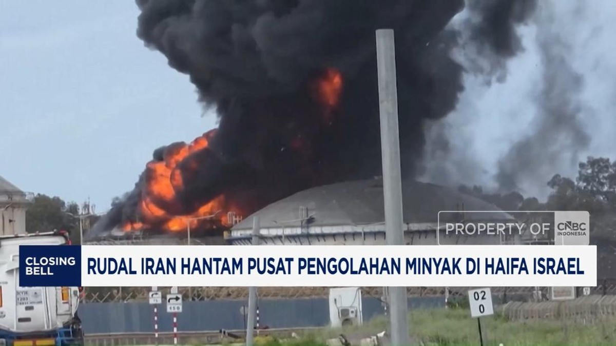 Video: Rudal Iran Hantam Pusat Pengolahan Minyak di Haifa Israel