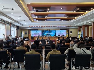 Pendapatan NTB Turun 2,19%, Pemprov Siapkan Pajak Alat Berat dan Air Permukaan