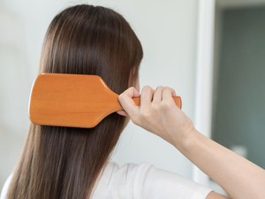 Kebiasaan Sehari-hari yang Perlu Dihindari agar Rambut Tak Mudah Berkutu