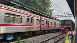 Evakuasi Warga Tertemper Selesai, KRL Jakarta Kota dan Tangerang Normal Kembali