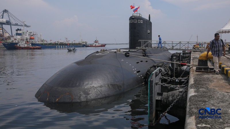 Kapal kapal perang Armada Pasifik Angkatan Laut Rusia bersandar di Pelabuhan Tanjung Priok, Jakarta, Selasa (31/3/2026). (CNBC Indonesia/Faisal Rahman)