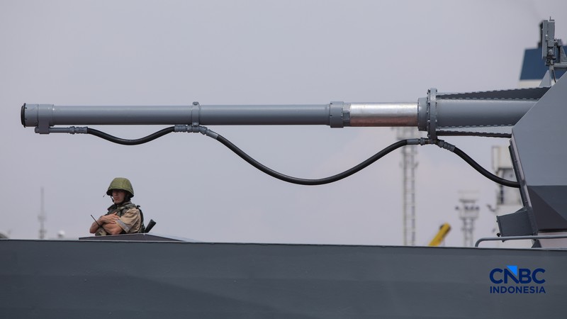 Kapal kapal perang Armada Pasifik Angkatan Laut Rusia bersandar di Pelabuhan Tanjung Priok, Jakarta, Selasa (31/3/2026). (CNBC Indonesia/Faisal Rahman)