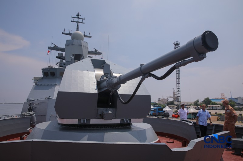 Kapal kapal perang Armada Pasifik Angkatan Laut Rusia bersandar di Pelabuhan Tanjung Priok, Jakarta, Selasa (31/3/2026). (CNBC Indonesia/Faisal Rahman)