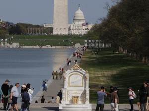Heboh Singgasana Toilet Emas Dekat Gedung Putih, Sindiran Keras buat Trump!