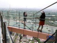Mengintip Panorama Kota dari Ketinggian Sky Lounge Trans Hotel Jakarta
