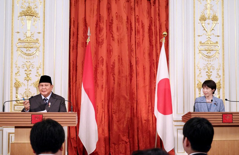Presiden Indonesia Prabowo Subianto dan Perdana Menteri Jepang Sanae Takaichi menyampaikan pernyataan mereka setelah pembicaraan di wisma Akasaka di Tokyo, Jepang, 31 Maret 2026. (YOSHIKAZU TSUNO/Pool via REUTERS)